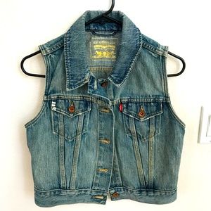 Levi’s denim vest, Medium